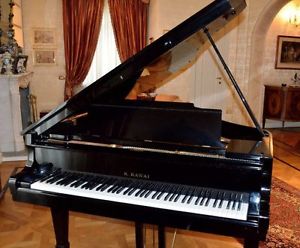 Pianoforte 1/2 coda KAWAI 3 pedali laccato nero lucido.