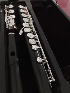 BEAUTIFUL SANKYO GRENADILLA WOOD FLUTE - CLOSED-HOLES, OFFSET G, SPLIT E, B-FOOT