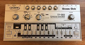 Cyclone TT-303 BASS BOT Roland TB-303 clone - In original box - ANALOG SYNTH