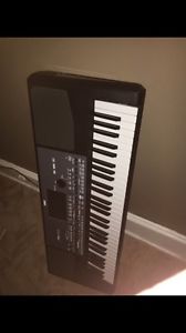 Korg PA600 Keyboard Synthesizer