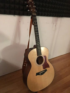Taylor 114e Guitar with Hard Case