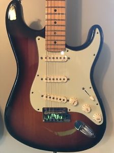 FENDER AMERICAN DELUXE V-NECK STRATOCASTER - Tobacco Burst w/ CASE!