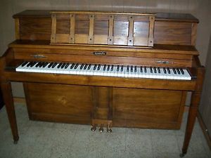 Baldwin Console Piano