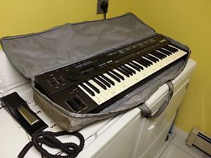 Casio HZ 600 SD Synthesizer Keyboard with Manual, Sustain Pedal, & Technics Bag