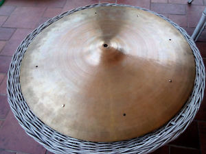 ZILDJIAN  AVEDIS SERIES  22 " RIVETTS 60s VINTAGE CYMBAL RARE !!!!!!