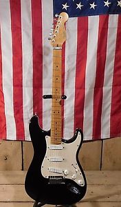 Vintage 1989 Fender Strat Plus Stratocaster w / Tweed Hard Shell Case NO RESERVE