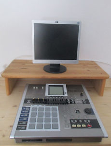 Roland MV 8000 mit VGA & 512MB + Monitor und Maus