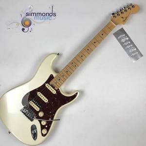 USA Fender American Elite Stratocaster HSS Electric Guitar Olympic White + Case