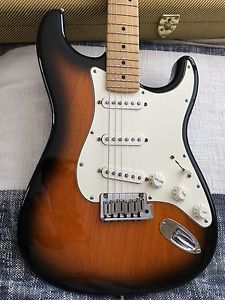 2001 Fender American Std. Strat w/Tweed Case - 2 tone Sunburst (Ash), Maple Neck