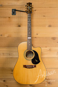 Maton TE2 Guitar Tommy Emmanuel Artist Sitka Spruce and Maple Pre-Owned 2010
