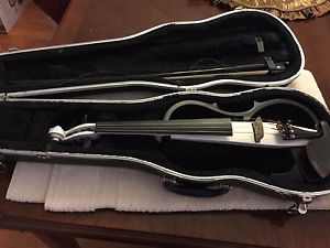 YAMAHA SV-200 PEARL WHITE SILENT VIOLIN W/GLASSER BOW AND HARD CASE VERY NICE!!