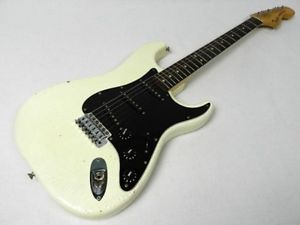 Fender USA Stratocaster 1979 White w/hard case Guitar From JAPAN Free shipping