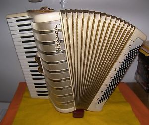 120 Bass Hohner Marchesa Accordion - Accordian
