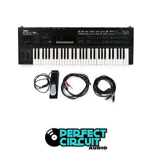 Yamaha DX7 II-D DX-7 IID FM Synth SYNTHESIZER - VINTAGE - PERFECT CIRCUIT