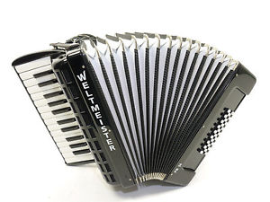 Akkordeon von Weltmeister,  FB 26 , freebass