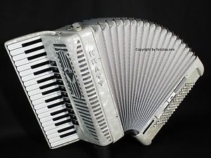 Akkordeon Kratt Karat 374, gepflegtes hochwertiges Instrument