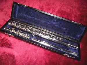 1947 HAYNES PROFESSIONAL FLUTE  STERLING SILVER CLOSED HOLE OFFSET G C FOOT EX