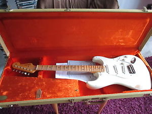 FENDER CUSTOM SHOP 1956 (56) RELIC STRATOCASTER OLYMPIC WHITE/G&G CASE/SAMMLER