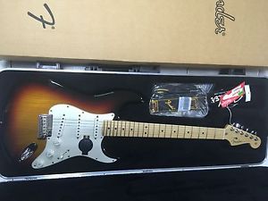 Fender American  Stratocaster  Maple Neck 3 tone Sunburst color 2008 NEW
