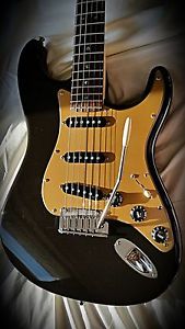 Fender American Deluxe Stratocaster - Mint Condition - Montego Black S1