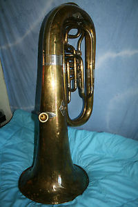 ALTE ES-TUBA AN RESTAURATOREN,TUBA