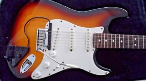 Fender American 1993 Standard Stratocaster Electric Guitar 3 Tone Sunburst