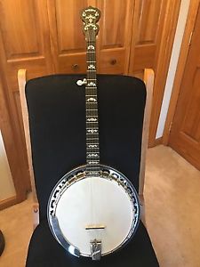 Mint Deering Eagle II Five String Banjo with Deering hard side case