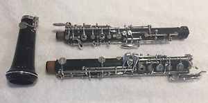 Fox Renard 330 Artist oboe with Left F and Fingertip low C key