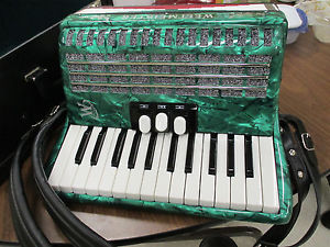 Weltmeister Accordion Model 26148II13 - Perle 48 German Made - with Case - #742