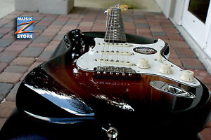 Fender American Standard Stratocaster 3-color Sunburst, Rosewood Case Brand New