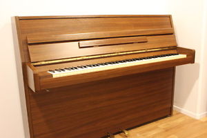 Yamaha Klavier, 3 J. Garantie, vom Klavierbaumeister