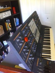 Waldorf Wave synthesizer 16 voice 61 key