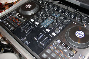 Traktor Controller S4 with flight case