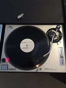 Technics 1200 mk2 with Flight Case