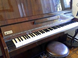 Pianoforte Verticale classico Made in urss
