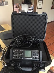 Roland R-88 8-Channel Field Recorder and Mixer W Gator Case