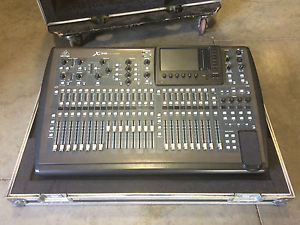 Behringer X32 Full size digital mixing console, 32 channel