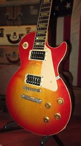 2001 Gibson Les Paul Classic Electric Guitar Cherry Sunburst w/ Original Case