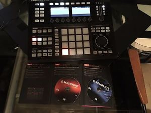 Maschine Studio (Black) with included software Native Instruments