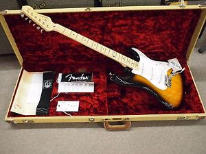 Beautiful 2014 Fender American Vintage 54 Stratocaster 60th Ann Guitar WorldShip