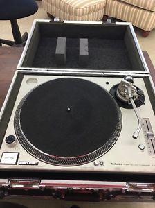 Technics Turntable SL-1200M3D Comes With  A Heavy Duty Road Ready Case