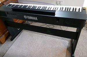 Yamaha keyboard piano P155