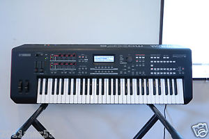 Yamaha MOXF6 61-key Synthesizer Workstation w/gig bag MOTIF XF Semi-weighted Key