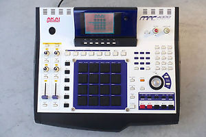 Akai MPC4000 drum machine sampler sold as-is parts/repairs 8 outputs MPC-4000
