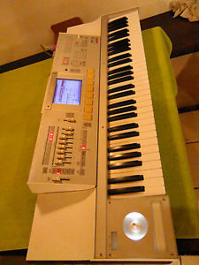 Korg M3-61 Keyboard Synthesizer Pristine condition w Radias and 256, 1 owner !!