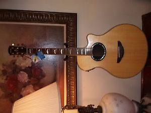 Yamaha APX 900 Professional Series Acoustic Electric Guittar