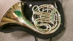 VINTAGE USED CONN 8D PROFESSIONAL FRENCH HORN W/ REPLACEMENT CASE
