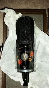 AT4050 URUSHI LIMITED EDITION Multi-pattern Condenser Microphone