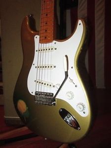 1998 Fender '57 Re-Issue Stratocaster Electric Guitar w Original Case Aztec Gold