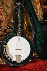 Deering Six String Banjo With Case